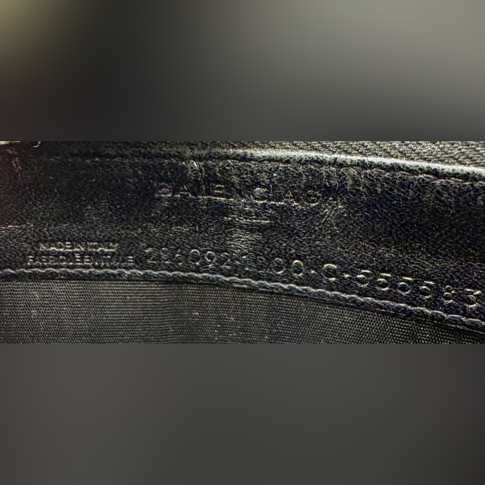 Balenciaga Black Distressed Long Zip Wallet | Classic Arena Leather | Full Set - Picture 8 of 10